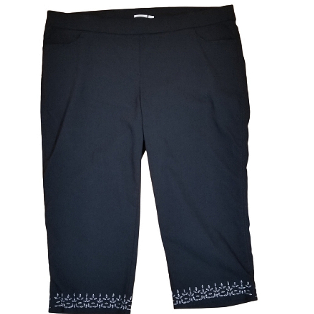 18W black embellished capris pants